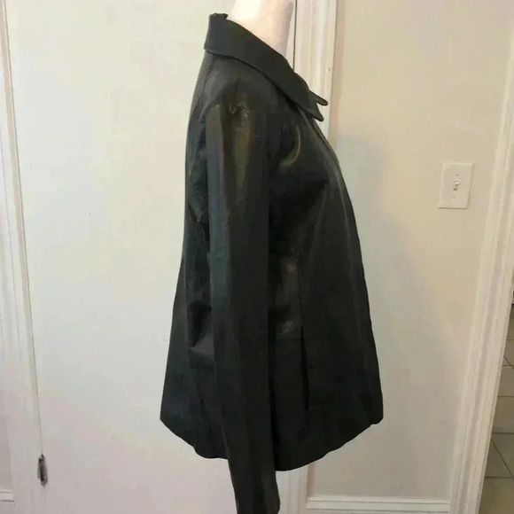 Worthington zippered leather jacket with open side pockets. - Picture 4 of 9
